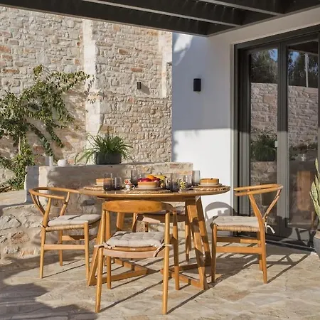 - 4br - With Pool & Gym - Casa Olea Piso Livadi